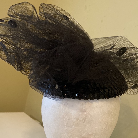 Really Cute Black Sequin Caplet by Whittall & Javits - Picture 4 of 13